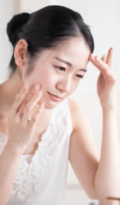 乾燥に悩む女性